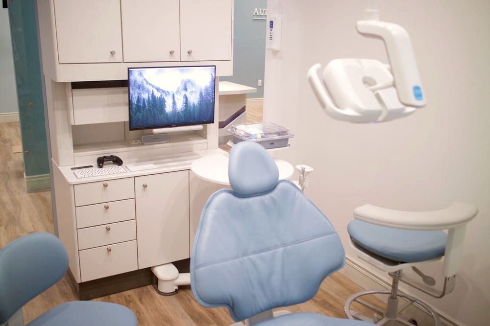 Treatment room with digital equipment